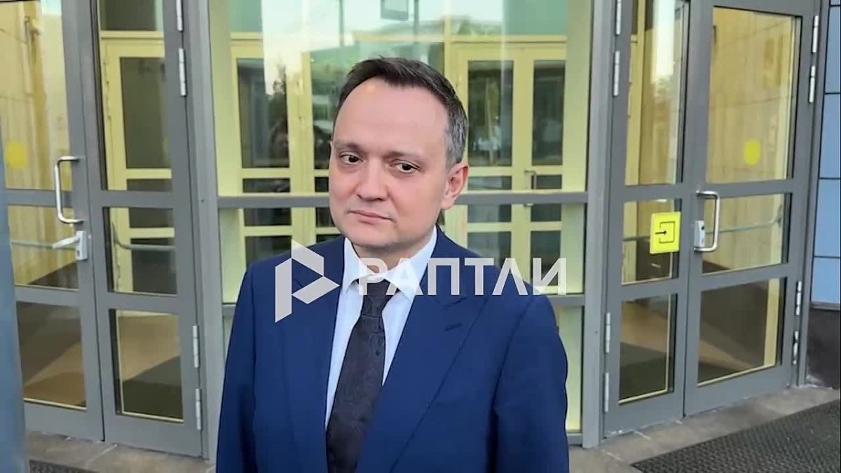 «Меру пресечения избрали сроком на 1 месяц и 30 суток, начиная с сегодняшнего дня», — адвокат Сергей Бадамшин сообщил об аресте блогера Ильи Ремесло