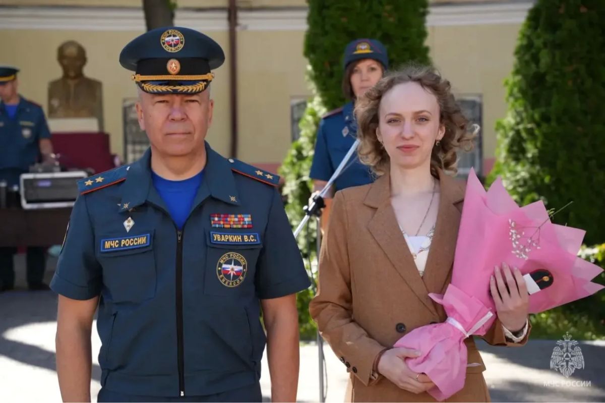 Один год до века: в столичном управлении МЧС России поздравили сотрудников Государственного пожарного надзора Один год до века: в столичном управлении МЧС России поздравили сотрудников Государственного пожарного надзора