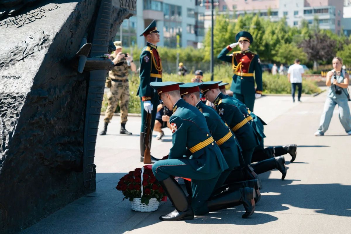 19 июля в столичном парке «Ходынское поле» прошло торжественное мероприятие, посвящённое 90-летию беспосадочного перелёта экипажа Валерия Чкалова по маршруту Москва – остров Удд 19 июля в столичном парке «Ходынское поле» прошло торжественное мероприятие, посвящённое 90-летию беспосадочного перелёта экипажа Валерия Чкалова по маршруту Москва – остров Удд