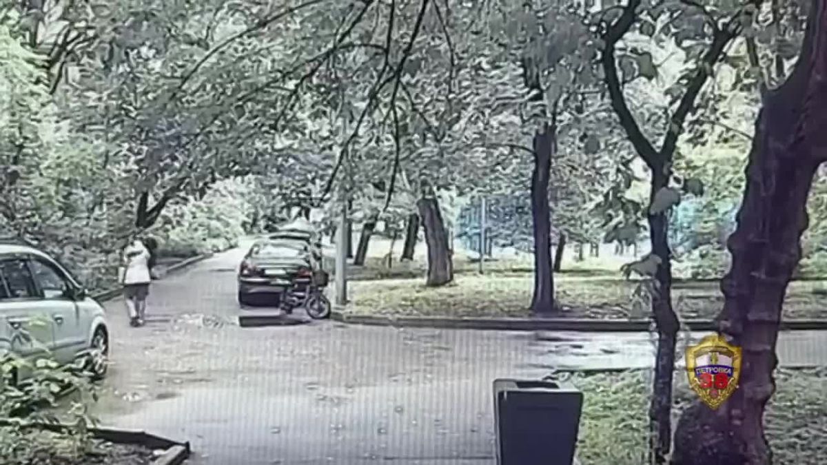 Полицейскими Северо-Западного округа столицы задержана пособница аферистов, обманувших пенсионерку