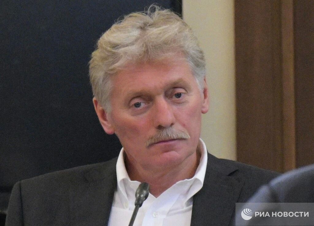 Россия слышит много дискуссий среди политиков в Европе о возобновлении диалога с Москвой, но они не проецируются на реальную политику, сказал Песков