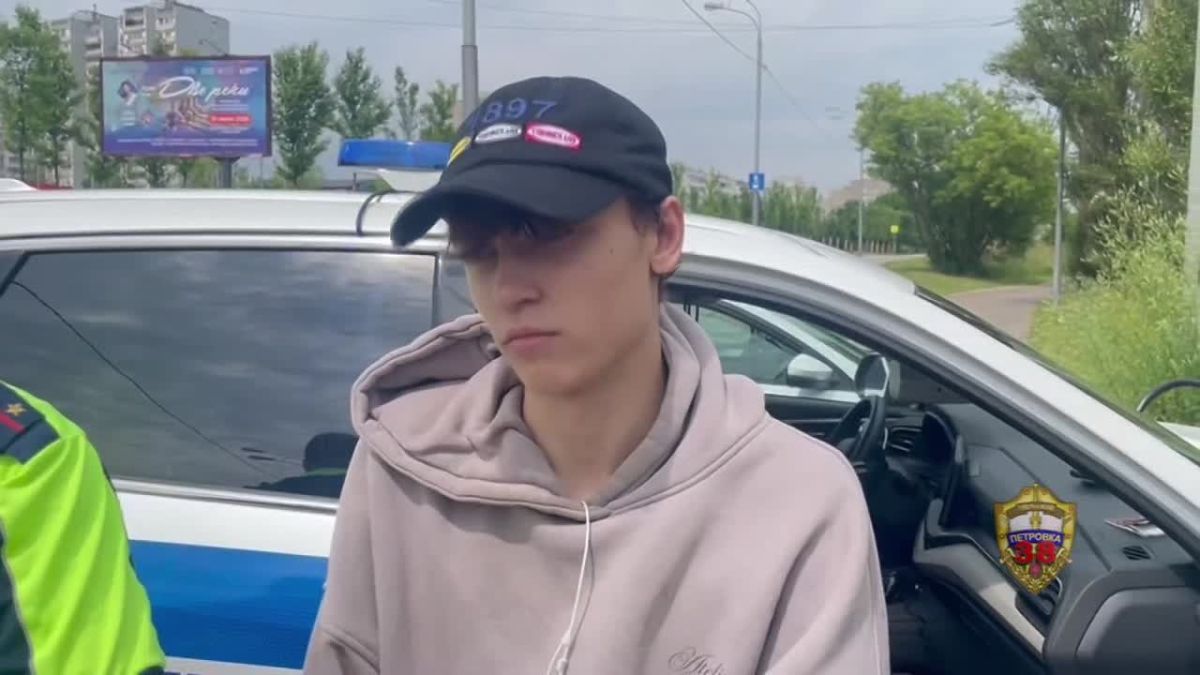 Госавтоинспекторы УВД по ЮЗАО пресекли попытку сбыта наркотиков в районе Ясенево