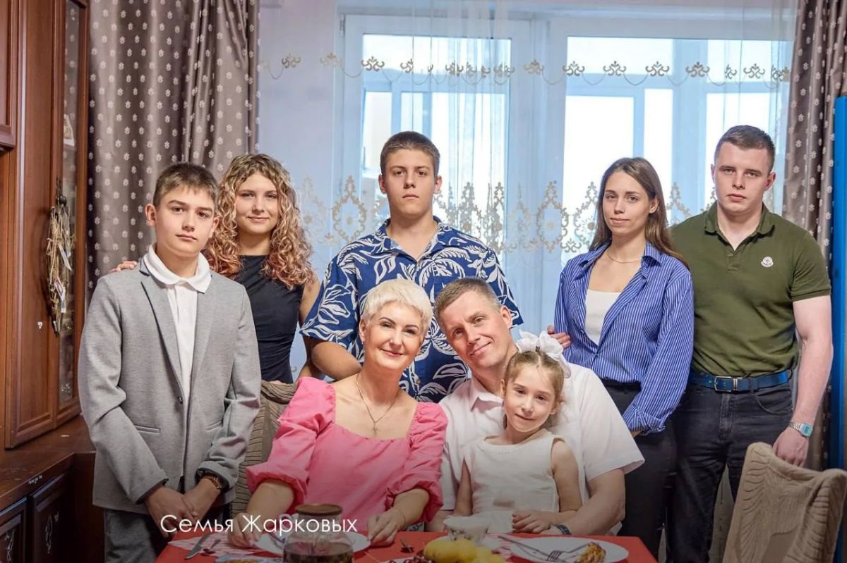 Столица поддерживает многодетных: почетный знак «Родительская слава города Москвы» присвоили 15 семьям Столица поддерживает многодетных: почетный знак «Родительская слава города Москвы» присвоили 15 семьям