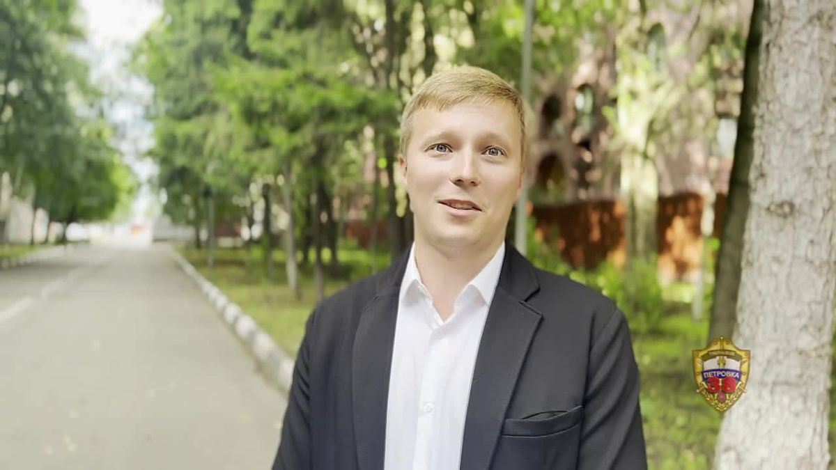В УВД по СЗАО выразили благодарность жителю столицы, который предотвратил мошенничество в отношении двух пенсионеров