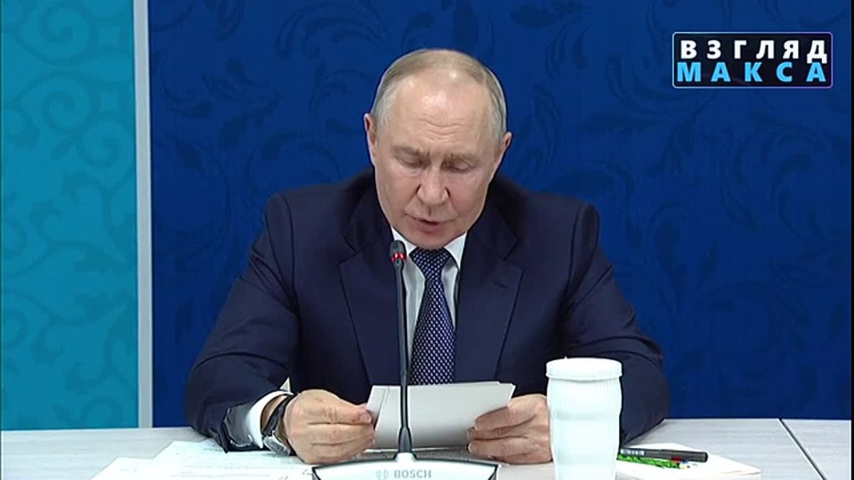 Президент России Владимир Путин и президент Казахстана Касым-Жомарт Токаев приняли участие в пленарном заседании XXII Форума межрегионального сотрудничества России и Казахстана в Омске
