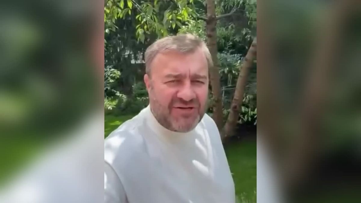 Сотрудников столичного СК с профессиональным праздником поздравляет народный артист России Михаил Пореченков