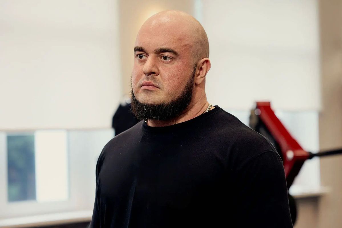 Чемпион мира провел тренировку для ветеранов СВО Чемпион мира провел тренировку для ветеранов СВО