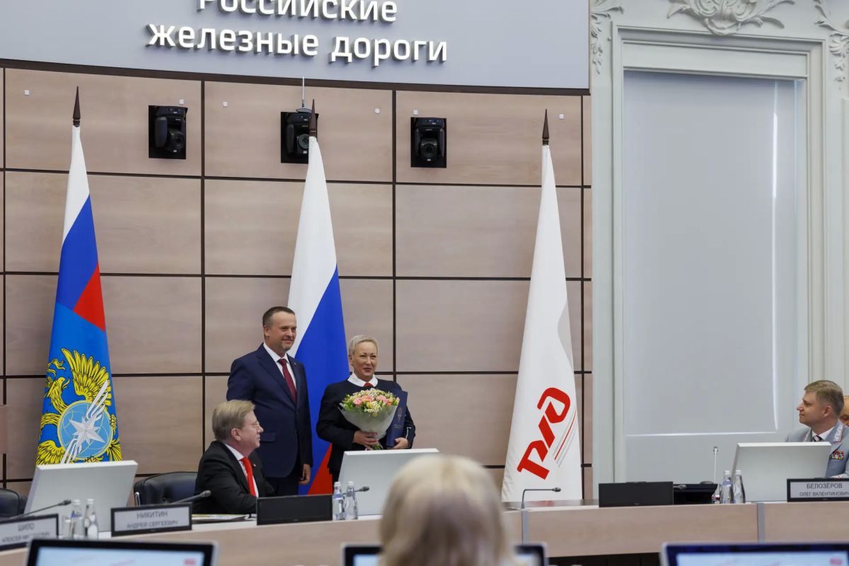 Виталий Савельев принял участие в селекторном совещании ОАО «Российские железные дороги» Виталий Савельев принял участие в селекторном совещании ОАО «Российские железные дороги»