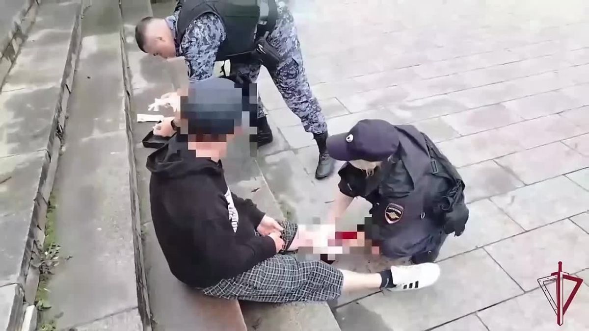В Москве сотрудники Росгвардии оказали помощь мужчине, получившему тяжелую травму ноги