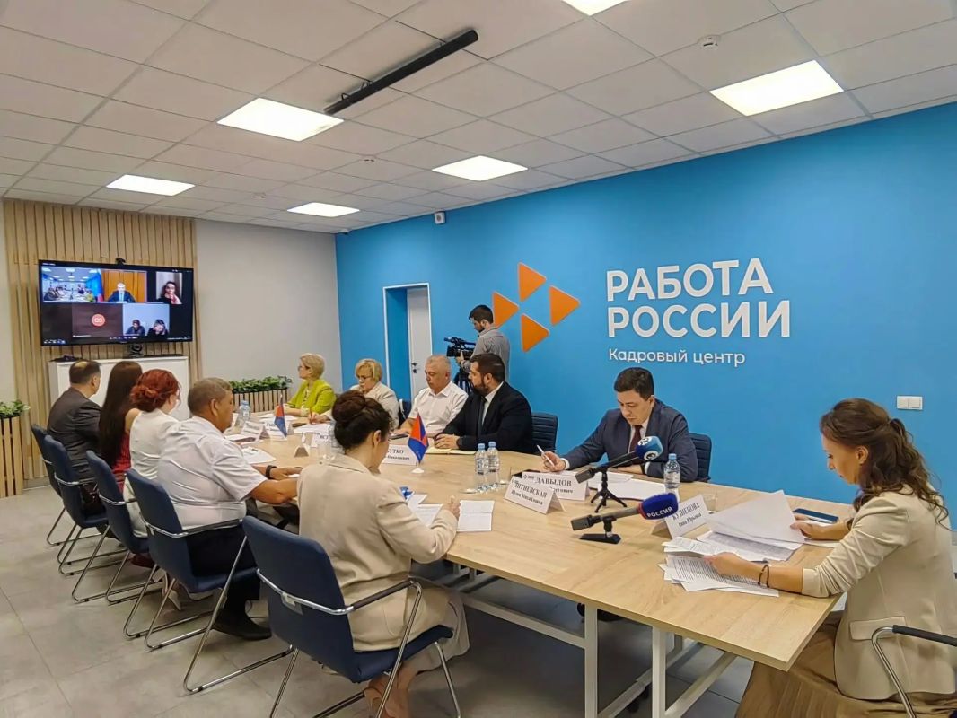 Анна Кузнецова: Наша Комиссия «Единой России» с экспертами Москвы и Саратова разработает модель трудоустройства для людей с инвалидностью Анна Кузнецова: Наша Комиссия «Единой России» с экспертами Москвы и Саратова разработает модель трудоустройства для людей с инвалидностью
