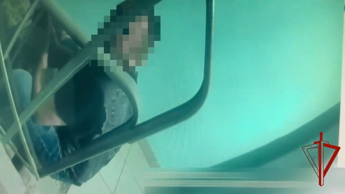 ЮЗАО. В Юго-Западном административном округе столицы сотрудники вневедомственной охраны Главного управления Росгвардии по городу Москве задержали нетрезвого мужчину, нарушающего общественный порядок в подъезде многоэтажного...