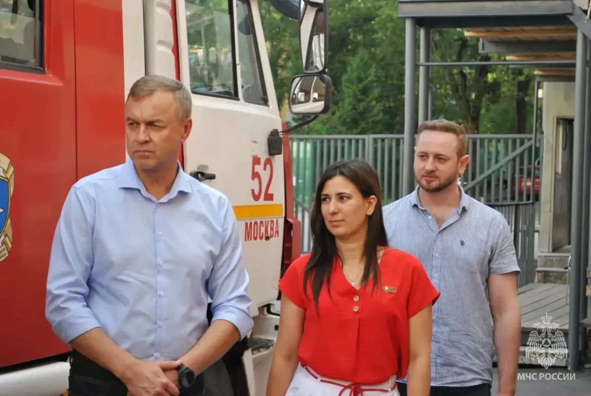 В Юго-Западном округе столицы прошла экскурсия в пожарно-спасательную часть В Юго-Западном округе столицы прошла экскурсия в пожарно-спасательную часть