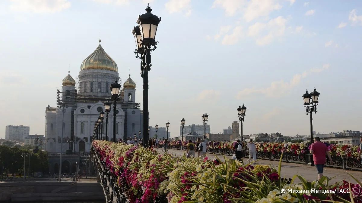 Оранжевый уровень опасности начал действовать в Москве из-за жары, сообщили ТАСС в Гидрометцентре РФ
