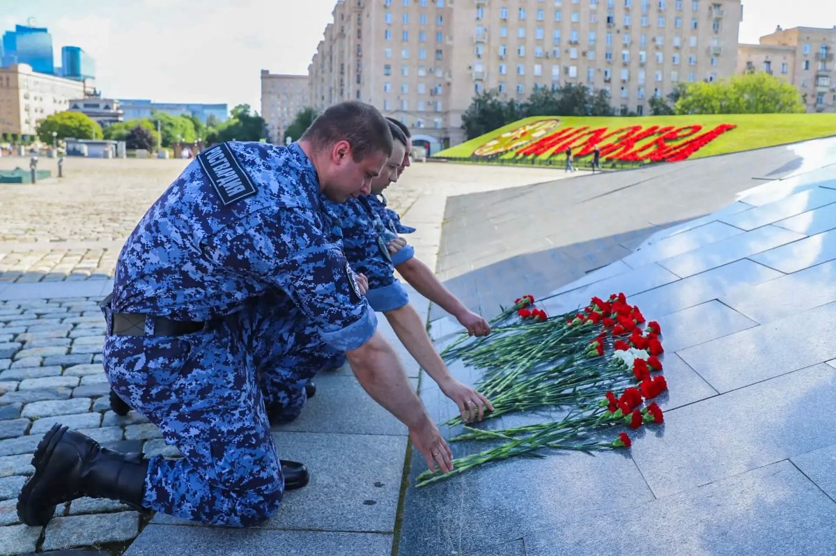 Столичные росгвардейцы почтили память российских воинов, погибших в Первой мировой войне Столичные росгвардейцы почтили память российских воинов, погибших в Первой мировой войне