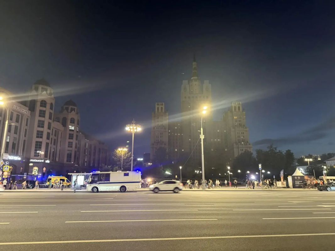 KP.RU публикует фото с места взрыва в ресторане в Москве