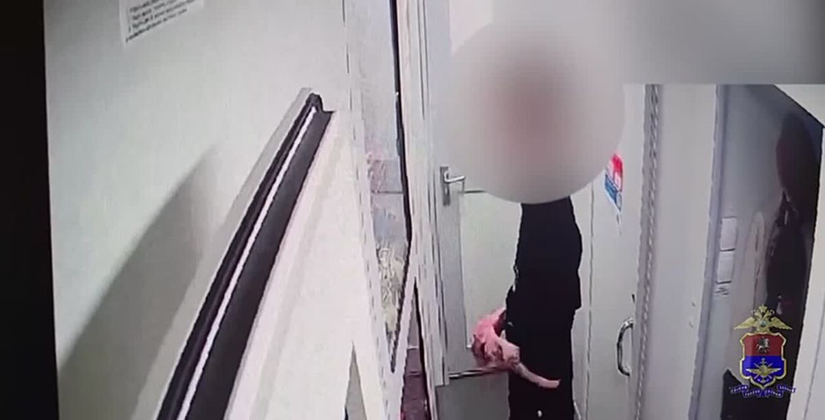 Транспортные полицейские города Бологое раскрыли кражу в поезде сообщением Санкт-Петербург - Москва