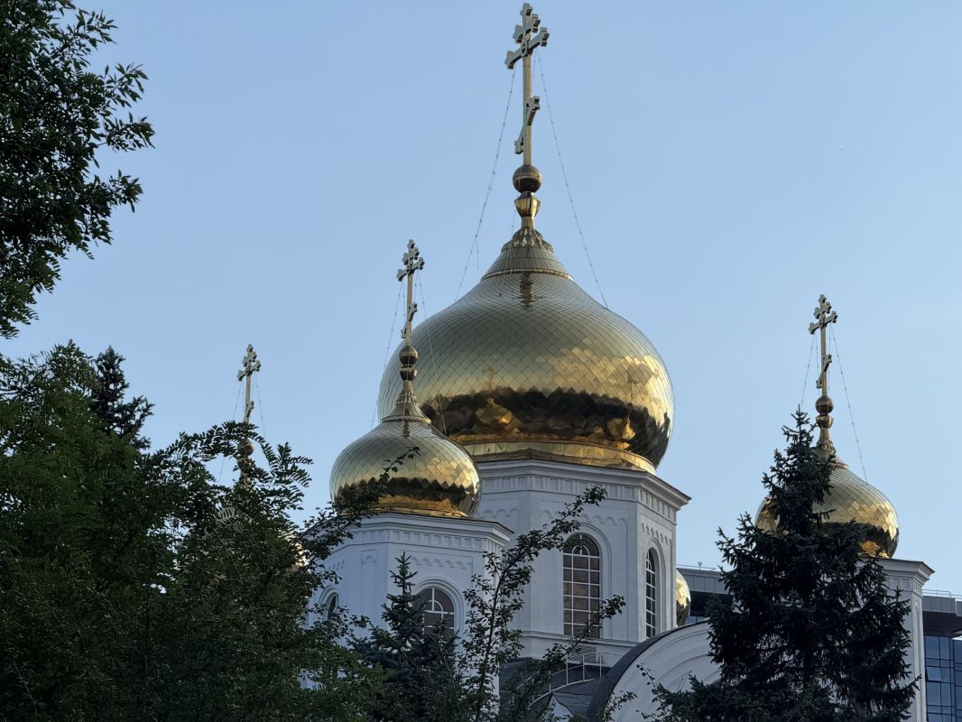Оператор моего новостного канала съездил к стихийному мемориалу у поклонного креста возле собора Александра Невского в Краснодаре и прислал видео Оператор моего новостного канала съездил к стихийному мемориалу у поклонного креста возле собора Александра Невского в Краснодаре и прислал видео