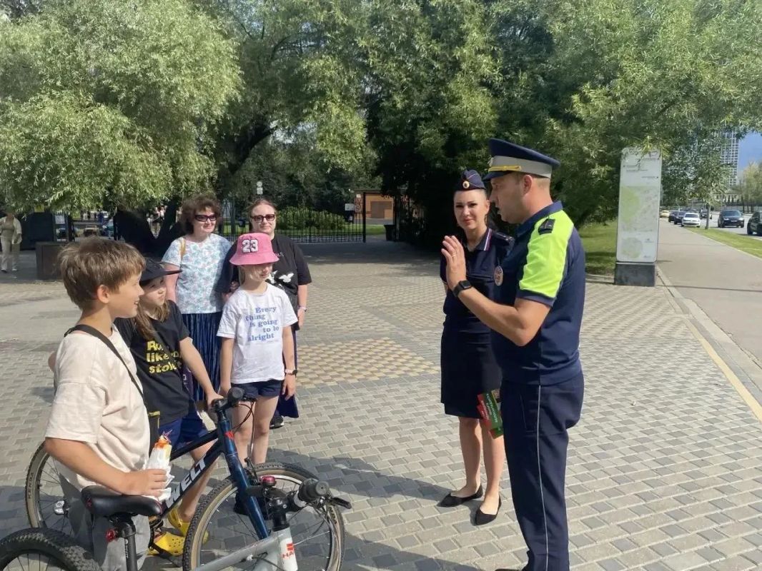 Госавтоинспекция Москвы напомнила пользователям СИМ и велосипедов о соблюдении ПДД Госавтоинспекция Москвы напомнила пользователям СИМ и велосипедов о соблюдении ПДД