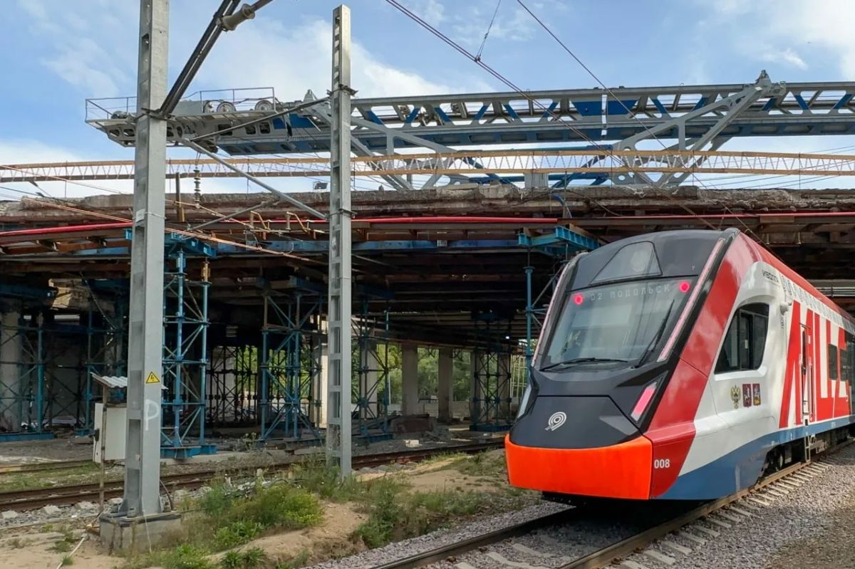 В столице продолжают развивать транспортную инфраструктуру: в районе Покровское-Стрешнево реконструируют два путепровода над путями Рижского направления Московской железной дороги В столице продолжают развивать транспортную инфраструктуру: в районе Покровское-Стрешнево реконструируют два путепровода над путями Рижского направления Московской железной дороги