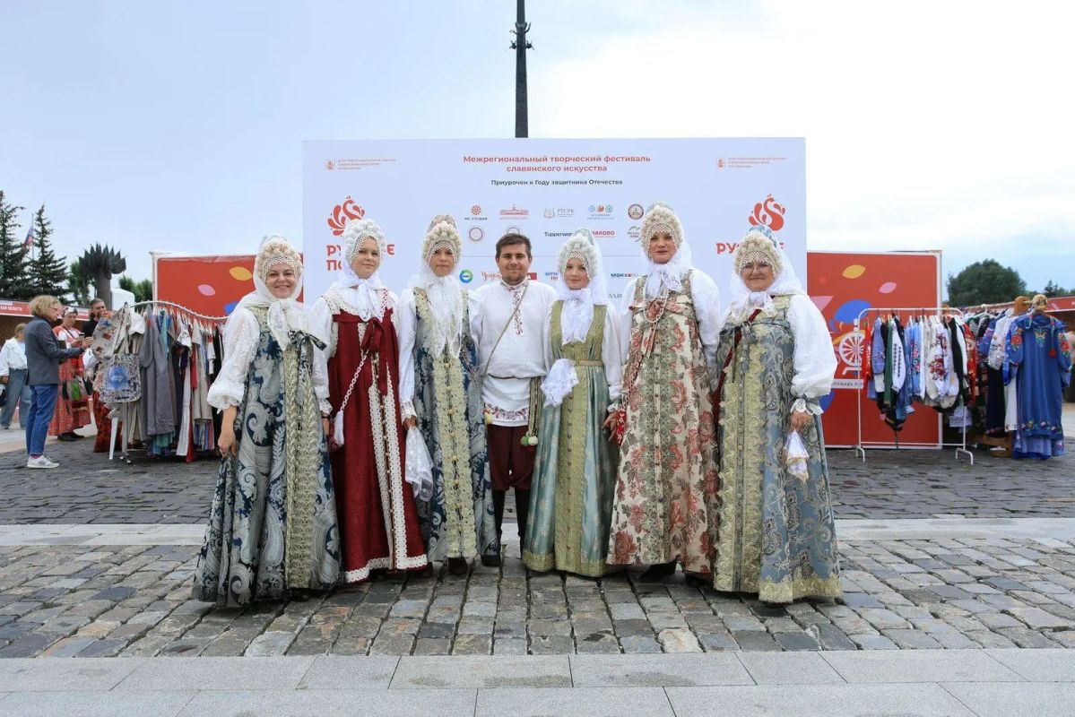 Впервые на фестивале славянского искусства «Русское поле» создадут многометровую хлебную карту России Впервые на фестивале славянского искусства «Русское поле» создадут многометровую хлебную карту России