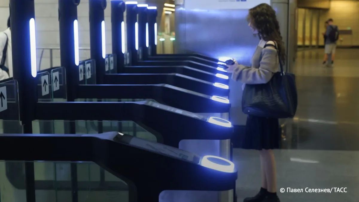 "Тройкой" чаще всего пользуются пассажиры московского метро на станциях "Комсомольская", "Щелковская" и "ВДНХ"