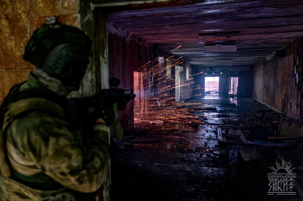 Завершаем фоторепортаж с совместных тактико-специальных учений СОБР "Столица" и СОБР "Центр" ГУ Росгвардии по г. Москве @GU_Moscow_Rosgvard Завершаем фоторепортаж с совместных тактико-специальных учений СОБР "Столица" и СОБР "Центр" ГУ Росгвардии по г. Москве @GU_Moscow_Rosgvard