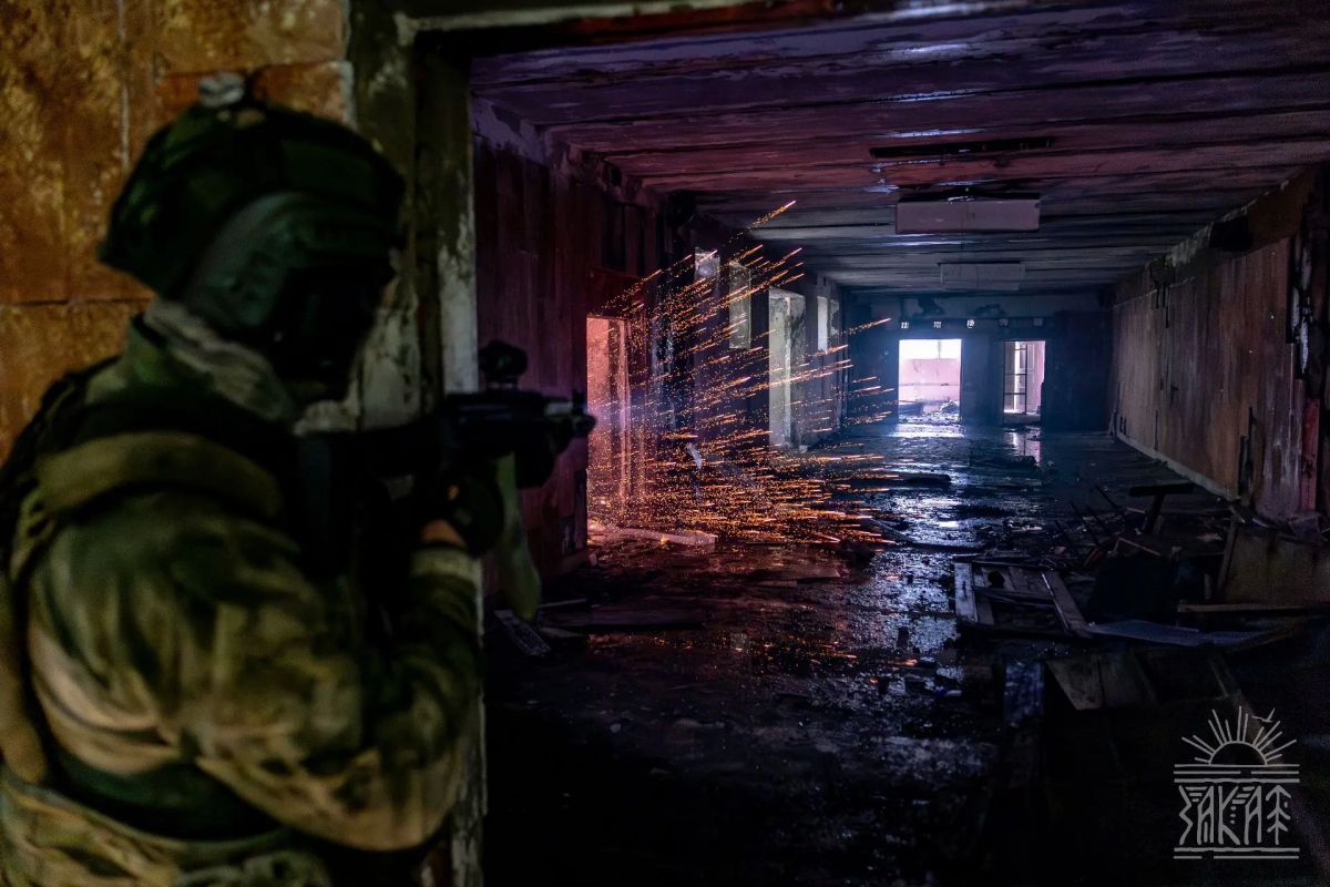 Завершаем фоторепортаж с совместных тактико-специальных учений СОБР "Столица" и СОБР "Центр" ГУ Росгвардии по г. Москве Завершаем фоторепортаж с совместных тактико-специальных учений СОБР "Столица" и СОБР "Центр" ГУ Росгвардии по г. Москве