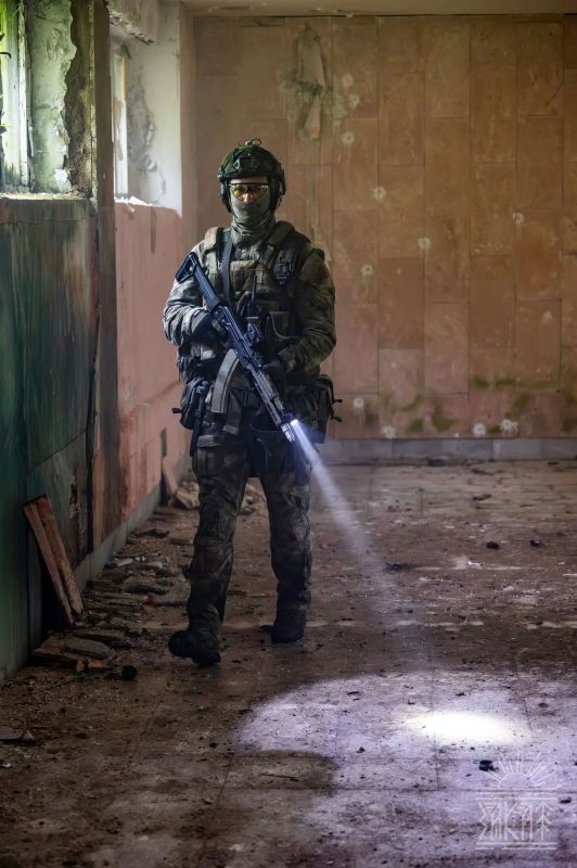 Завершаем фоторепортаж с совместных тактико-специальных учений СОБР "Столица" и СОБР "Центр" ГУ Росгвардии по г. Москве Завершаем фоторепортаж с совместных тактико-специальных учений СОБР "Столица" и СОБР "Центр" ГУ Росгвардии по г. Москве