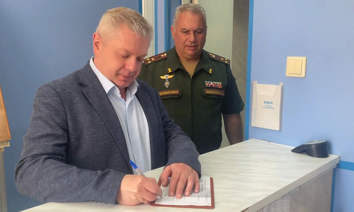 Руководство и следователи военных следственных органов СК России стали донорами крови Руководство и следователи военных следственных органов СК России стали донорами крови