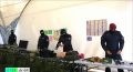 Приемы рукопашного боя и оказание первой помощи продемонстрировали воспитанникам детского клуба «Лето побед» те, кто ежедневно охраняет правопорядок в Москве