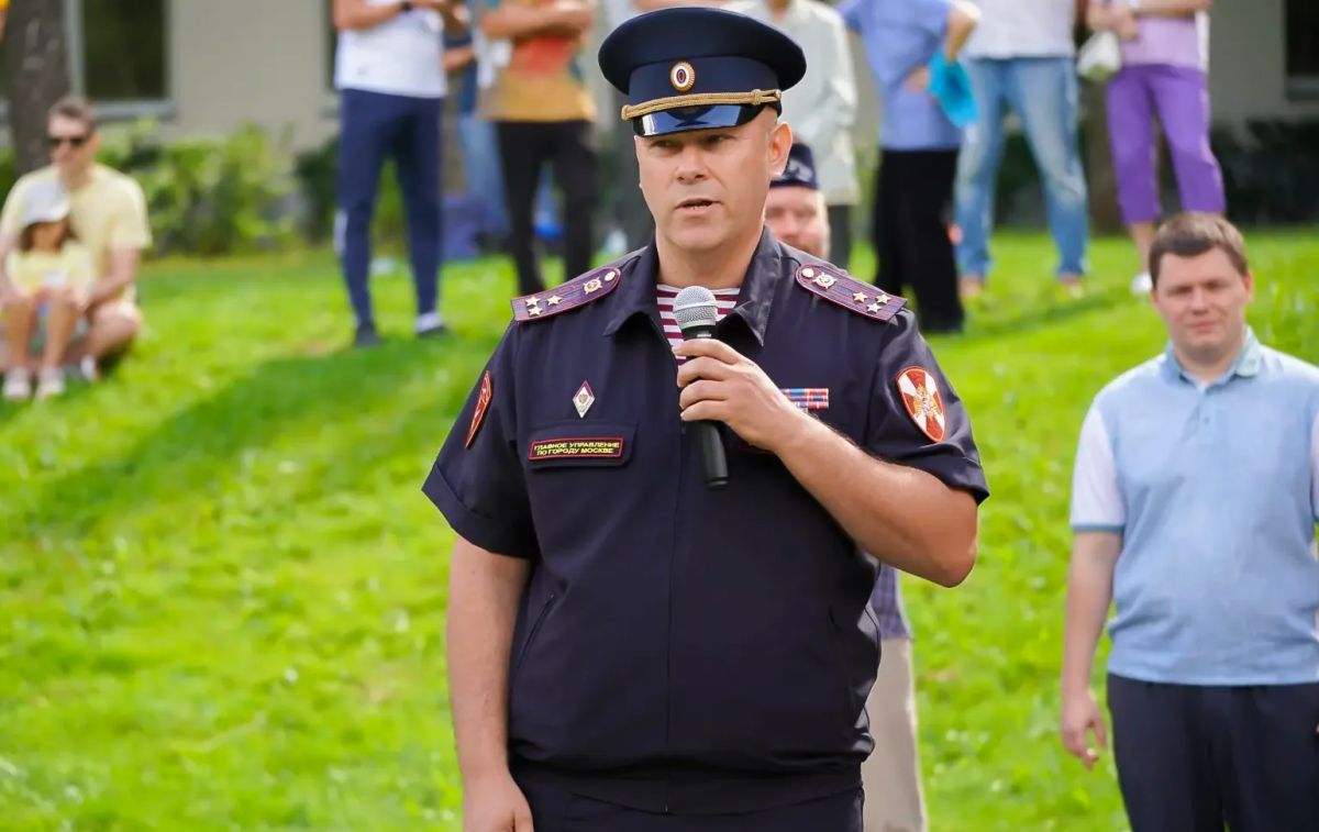 Московские росгвардейцы приняли участие в любительском футбольном турнире на юге столицы Московские росгвардейцы приняли участие в любительском футбольном турнире на юге столицы