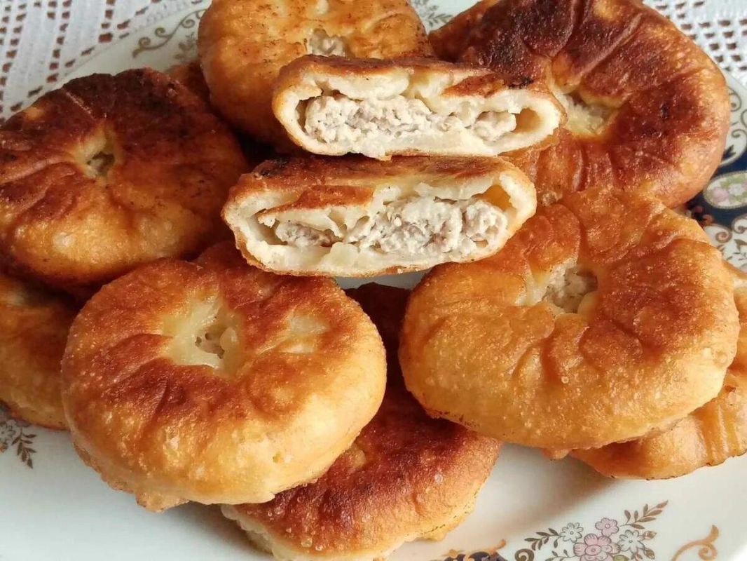 Как приготовить настоящие беляши: простой и вкусный рецепт для уютного вечера