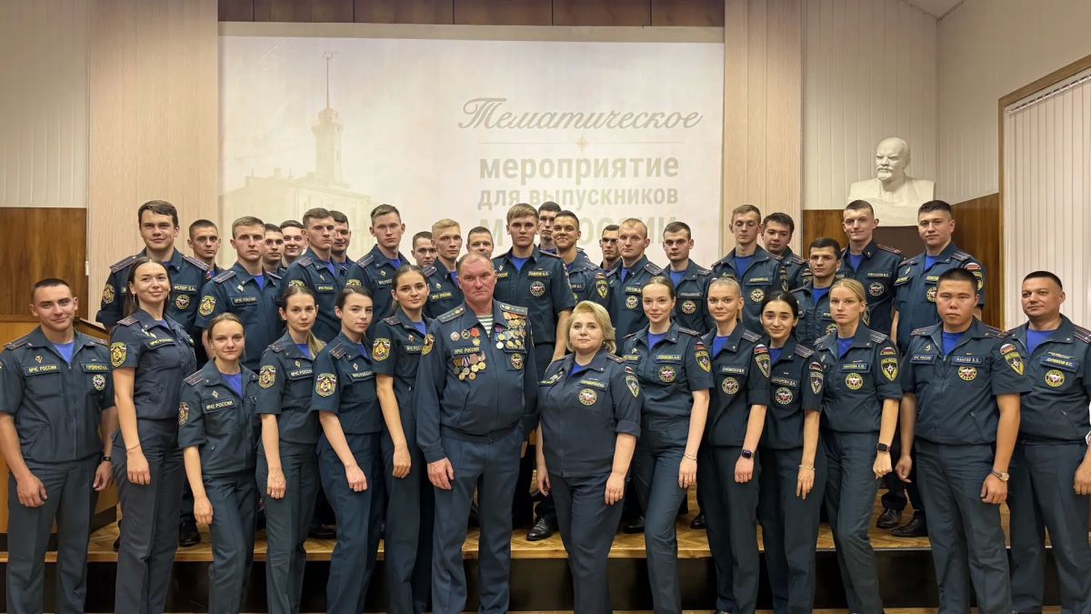 Выпускники МЧС России познакомились с историей пожарной охраны столицы Выпускники МЧС России познакомились с историей пожарной охраны столицы