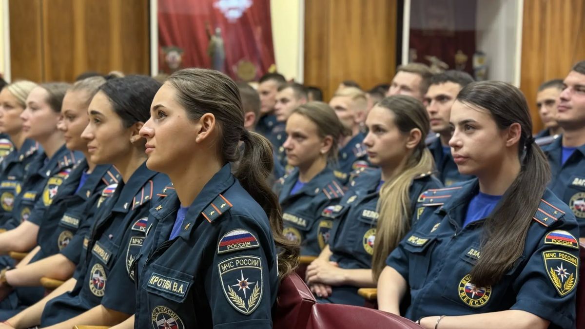 Выпускники МЧС России познакомились с историей пожарной охраны столицы Выпускники МЧС России познакомились с историей пожарной охраны столицы