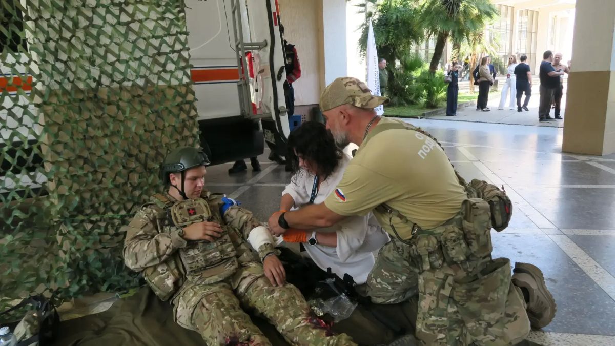 Председатель Московского отделения «Всероссийского студенческого корпуса спасателей», член комиссии МГД по спорту и молодежной политике, представитель Мосгордумы в Молодежном парламенте при Государственной Думе ФС РФ Максим... Председатель Московского отделения «Всероссийского студенческого корпуса спасателей», член комиссии МГД по спорту и молодежной политике, представитель Мосгордумы в Молодежном парламенте при Государственной Думе ФС РФ Максим...