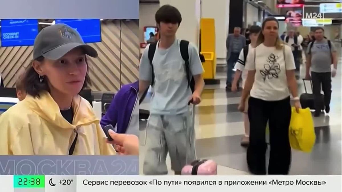 Сотни туристов ждут вылета в Шанхай в московском аэропорту