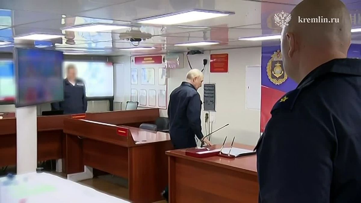 Путин с крейсера «Варяг» объявил, что Россия будет отвечать зеркально на попытки захвата торговых судов