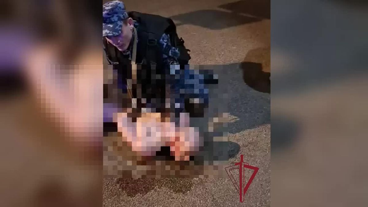 ЗАО. В районе западного административного округа сотрудники вневедомственной охраны Главного управления Росгвардии по городу Москве задержали гражданина, который забежав в пункт приёма ставок без одежды, напугал посетителей...