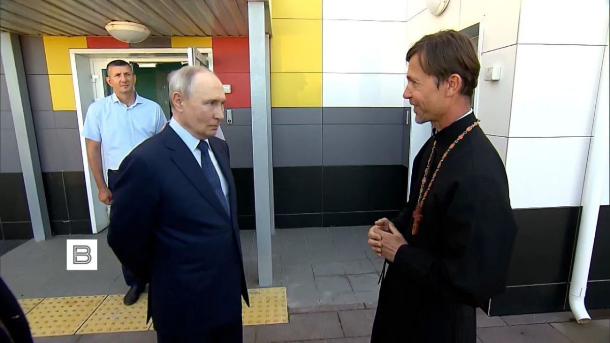 Учения флота, ответ на пиратство Запада и Итуруп: Владимир Путин посетил Дальний Восток и впервые добрался до Курильских островов Учения флота, ответ на пиратство Запада и Итуруп: Владимир Путин посетил Дальний Восток и впервые добрался до Курильских островов