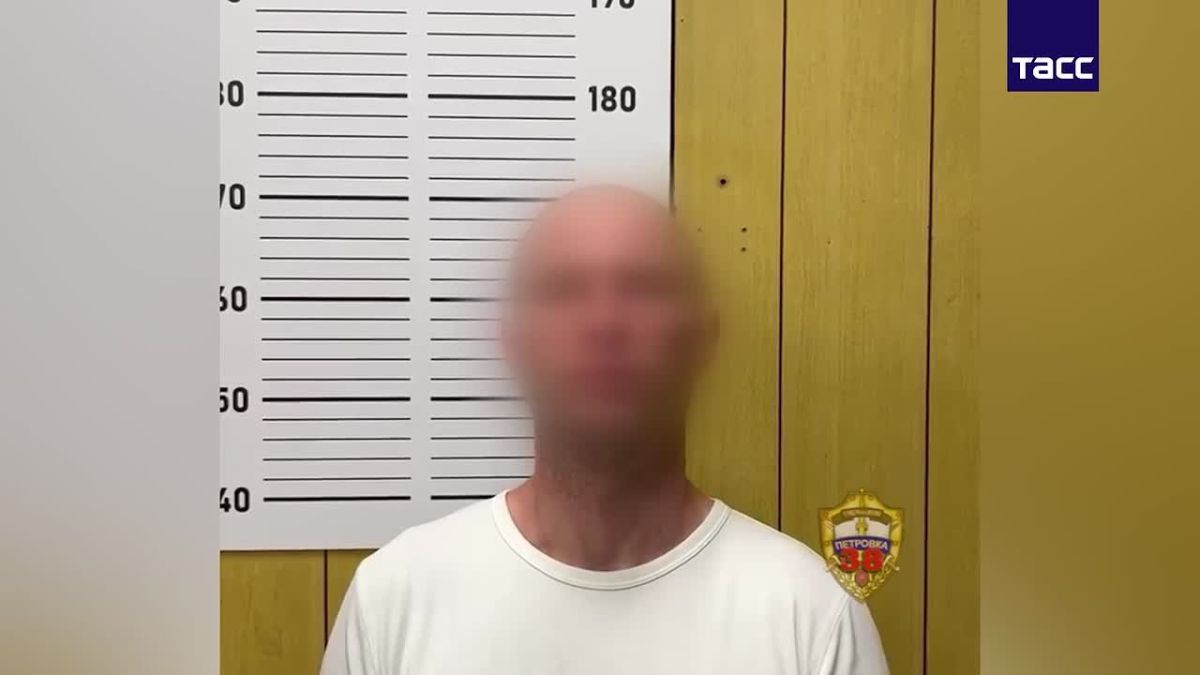 Мужчина арестован на 10 суток после того, как на станции "Рижская" БКЛ был замечен с оголенным торсом и матерился в вагоне