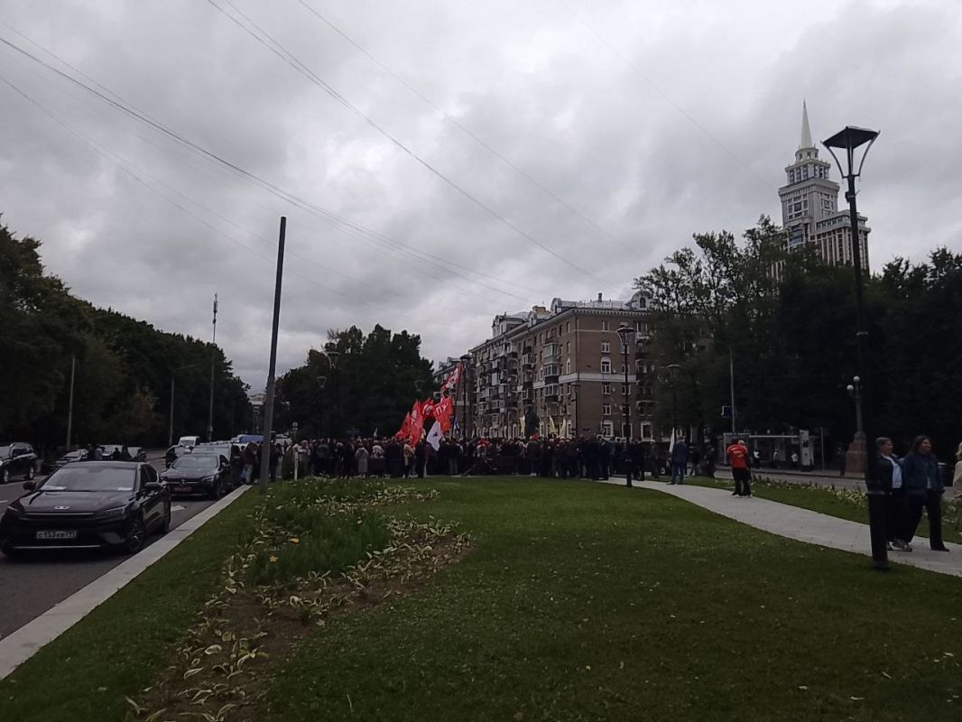 Сегодня кубинский народ и все прогрессивное человечество (в хорошем смысле) празднует столетие выдающегося политического лидера, революционера и мыслителя Фиделя Кастро Сегодня кубинский народ и все прогрессивное человечество (в хорошем смысле) празднует столетие выдающегося политического лидера, революционера и мыслителя Фиделя Кастро
