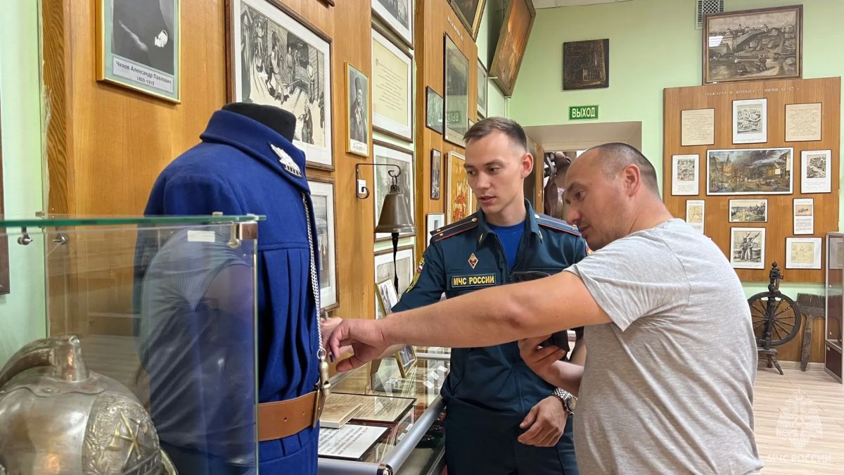 Пожарные из Калининграда побывали в Музее пожарной охраны столицы Пожарные из Калининграда побывали в Музее пожарной охраны столицы
