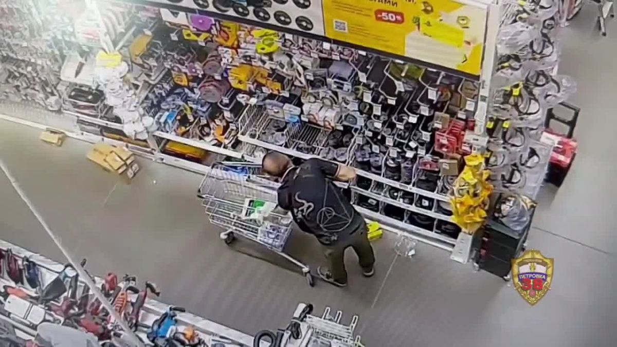 В Москве задержали подозреваемого в краже 27 алмазных дисков из строительного гипермаркета