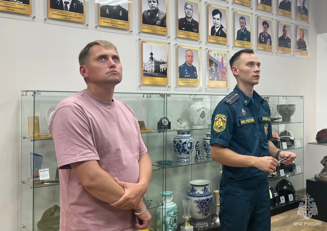 Пожарные из Калининграда побывали в Музее пожарной охраны столицы