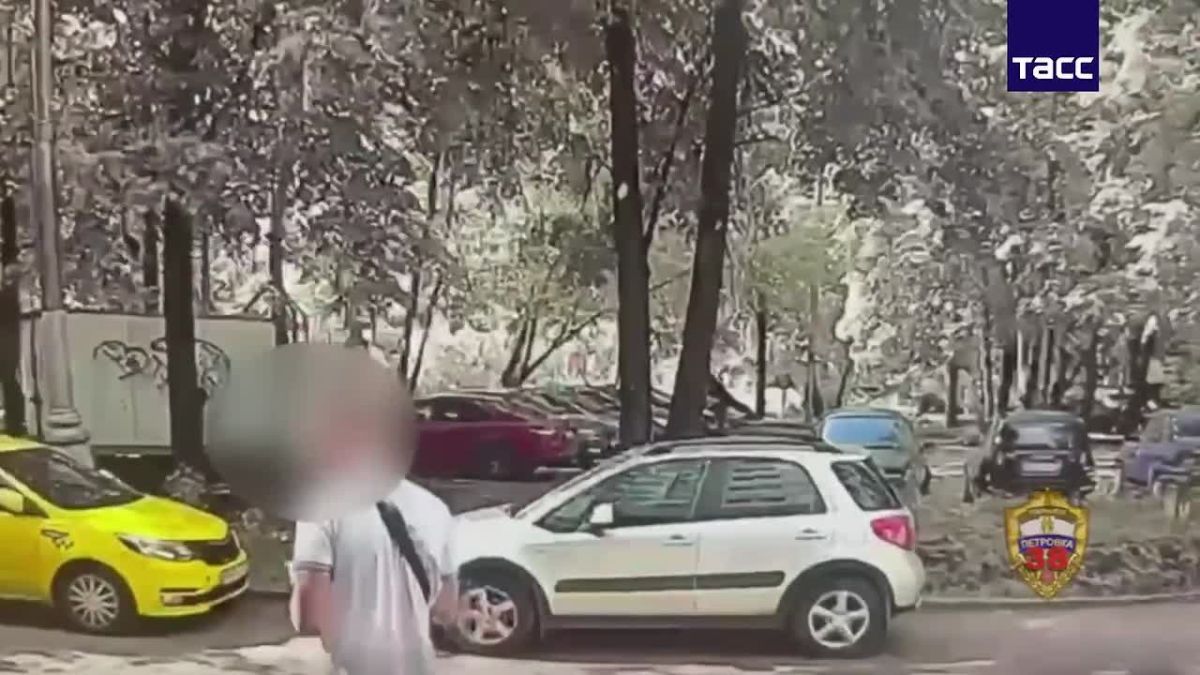 В Москве задержали мужчину, совершившего кражу под влиянием телефонных мошенников