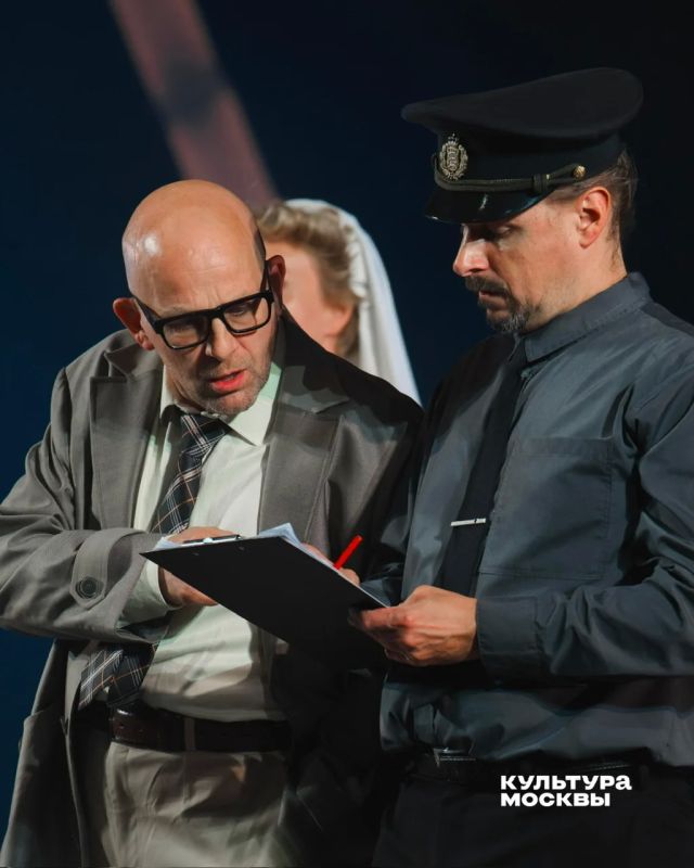Сегодня «Культура Москвы» на открытии 103-го сезона Театра Сатиры на премьере «Физиков» — новом прочтении пьесы Фридриха Дюрренматта