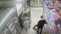 СЗАО. Сотрудники вневедомственной охраны Главного управления Росгвардии по городу Москве задержали мужчину, который совершил хищение нескольких товаров и устроил дебош в магазине