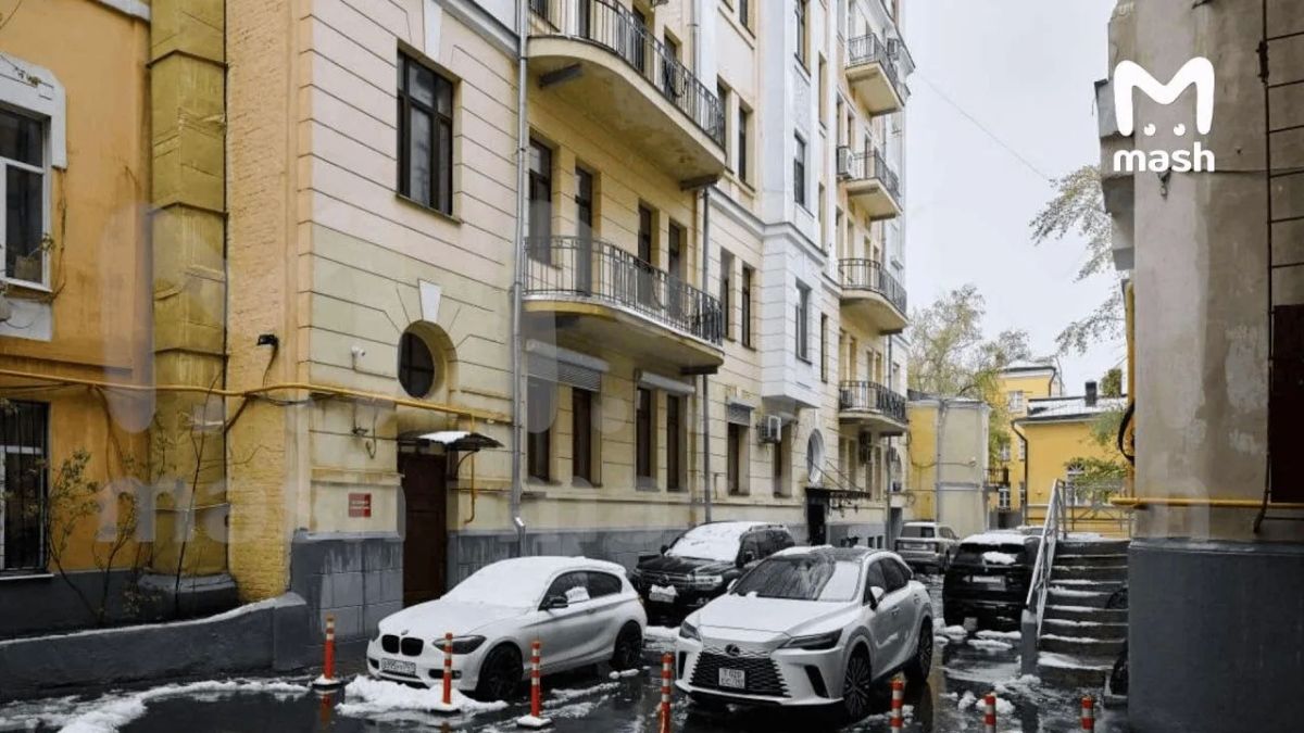 Владимир Познер продаёт пятикомнатную квартиру в центре Москвы за 165 млн рублей — избавляется от недвижимости в России, поскольку он не видит смысла сохранять здесь активы Владимир Познер продаёт пятикомнатную квартиру в центре Москвы за 165 млн рублей — избавляется от недвижимости в России, поскольку он не видит смысла сохранять здесь активы