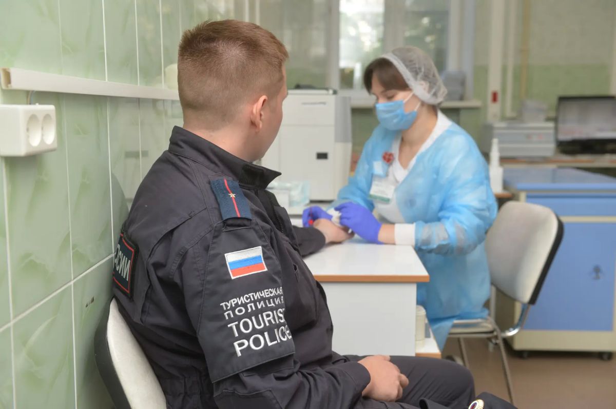 Московские полицейские присоединились к донорской акции в ГКБ №52 Московские полицейские присоединились к донорской акции в ГКБ №52