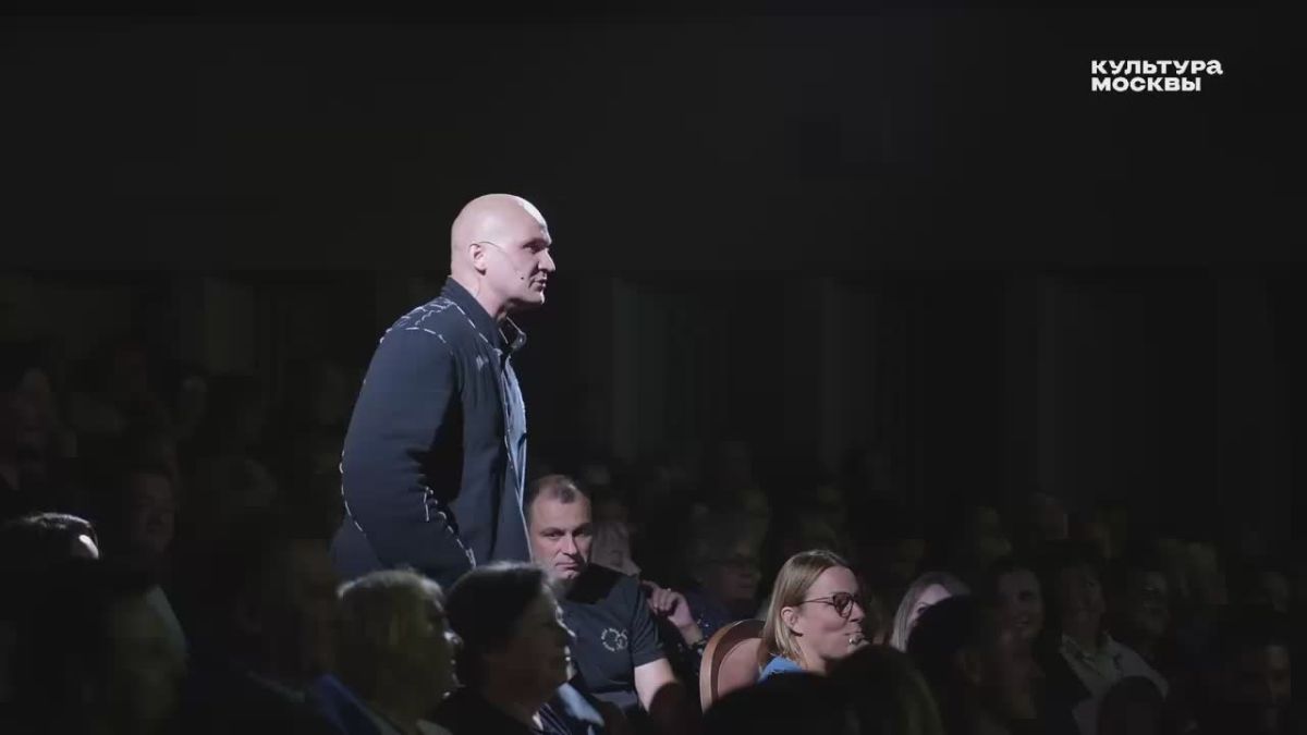А вы бы одолжили Хлестакову 200 рублей?